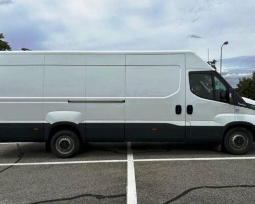 IVECO Daily 35S18 (3D)