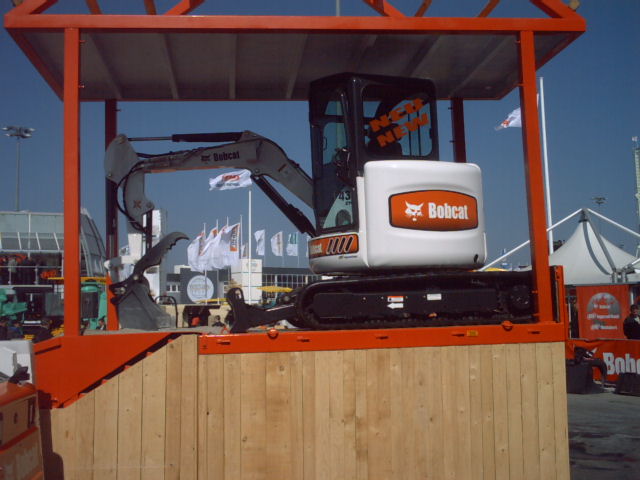 Bobcat 430 na Baumě 2004