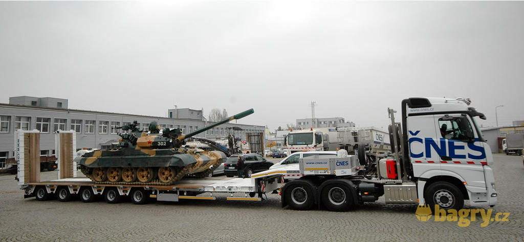 Tank T 55 – Vladivostok a Goldhofer