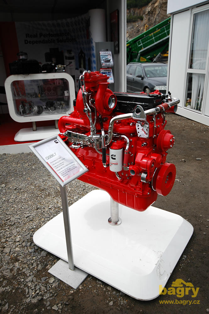 Motor Cummins QSB6.7 (do 130 kW s oxidačním katalyzátorem, nad 130 kW s filtrem pevných částic)
