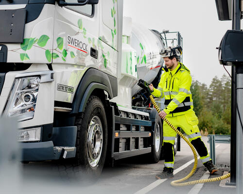 Elektrické nákladní vozidlo Volvo FM s domíchávačem betonu